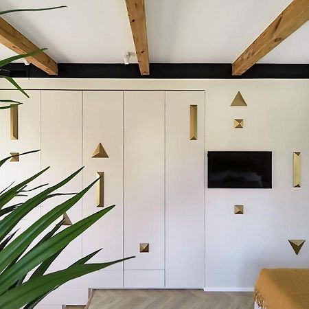 Suite With Private Bathroom At Three Bedroom Interwar Villa Grabyte With Daily Spaces To Share By Pine Forest On The Bank Of The River- 8Min By Car From Old Town カウナス エクステリア 写真