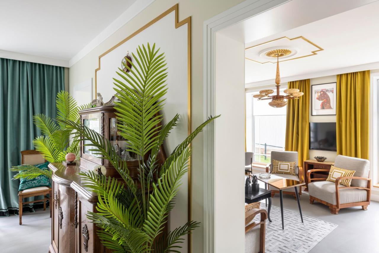 Suite With Private Bathroom At Three Bedroom Interwar Villa Grabyte With Daily Spaces To Share By Pine Forest On The Bank Of The River- 8Min By Car From Old Town カウナス エクステリア 写真