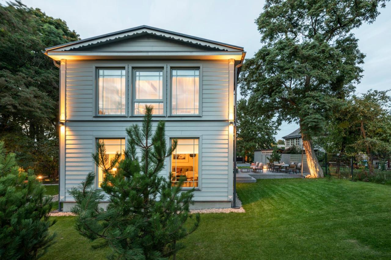 Suite With Private Bathroom At Three Bedroom Interwar Villa Grabyte With Daily Spaces To Share By Pine Forest On The Bank Of The River- 8Min By Car From Old Town カウナス エクステリア 写真