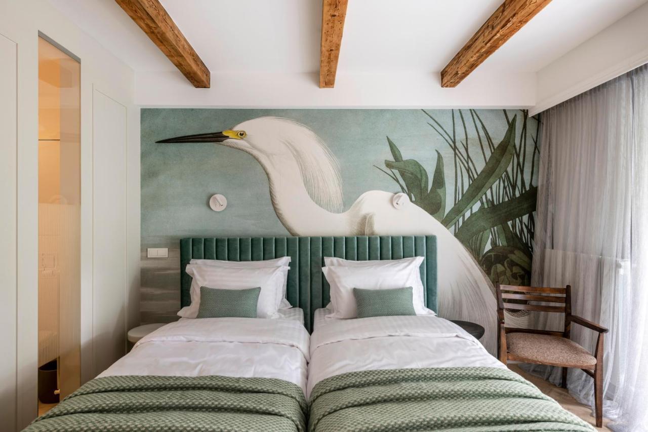 Suite With Private Bathroom At Three Bedroom Interwar Villa Grabyte With Daily Spaces To Share By Pine Forest On The Bank Of The River- 8Min By Car From Old Town カウナス エクステリア 写真