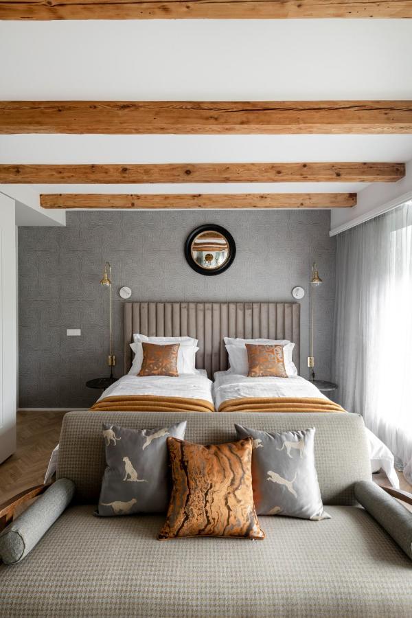Suite With Private Bathroom At Three Bedroom Interwar Villa Grabyte With Daily Spaces To Share By Pine Forest On The Bank Of The River- 8Min By Car From Old Town カウナス エクステリア 写真