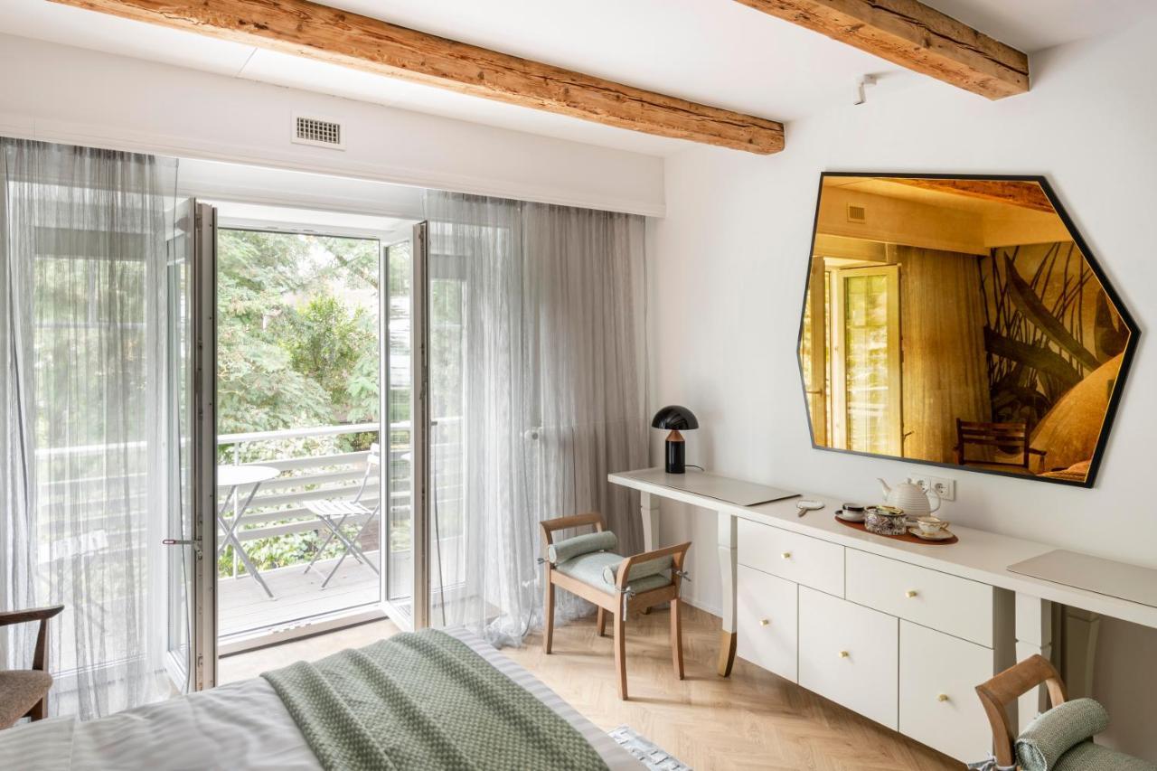 Suite With Private Bathroom At Three Bedroom Interwar Villa Grabyte With Daily Spaces To Share By Pine Forest On The Bank Of The River- 8Min By Car From Old Town カウナス エクステリア 写真
